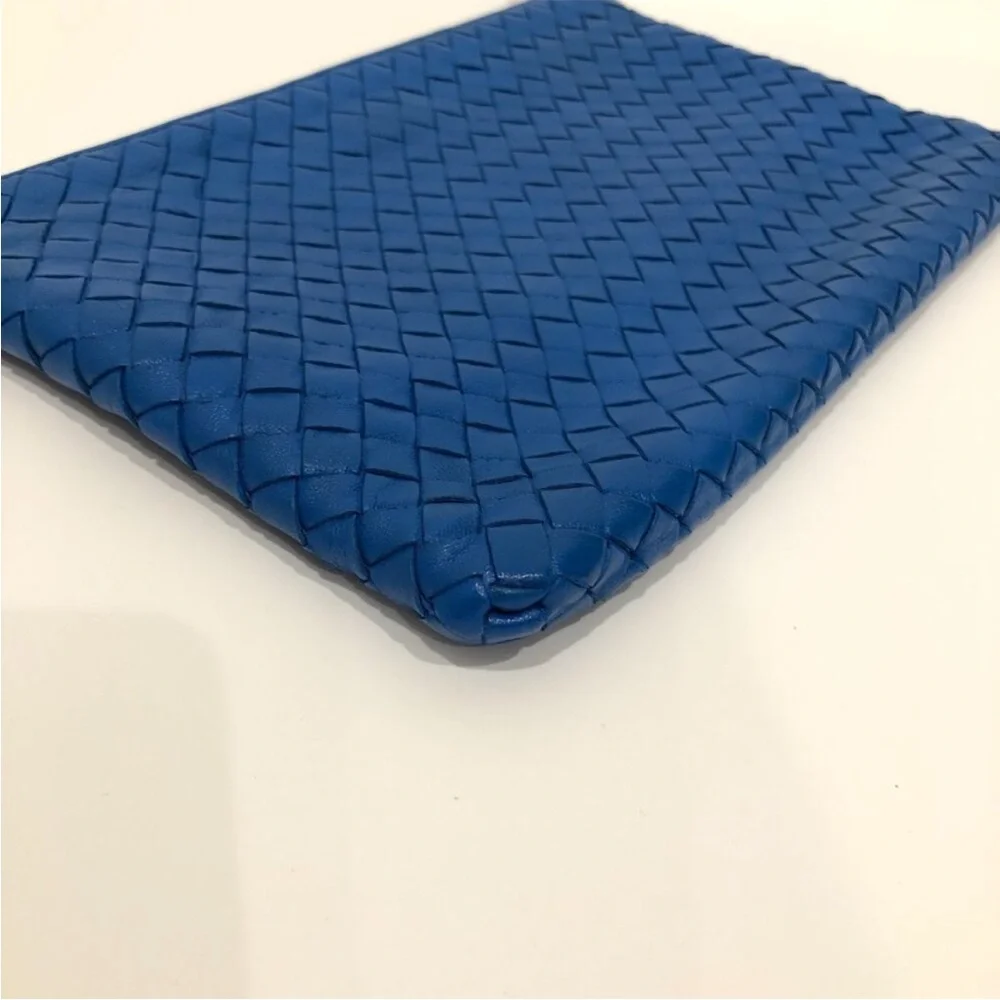 Bottega Veneta Blue Leather Zippy Pouch - Picture 7 of 14